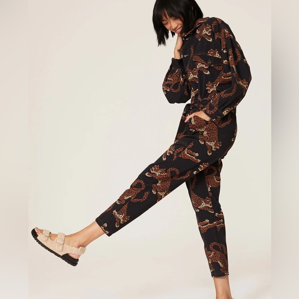 Farm Rio black canvas leopard tiger puff sleeve jumpsuit pockets S EUC